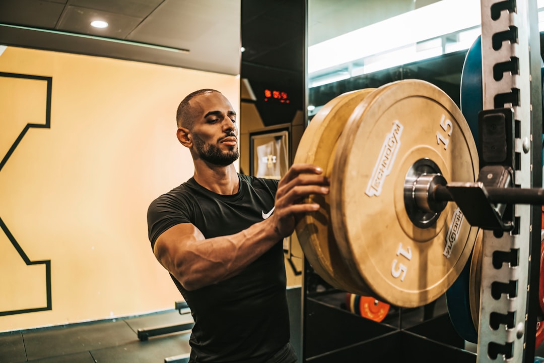 the-football-strength-program-for-future-pros-image Football strength program athlete performing heavy back squat - Football strength program